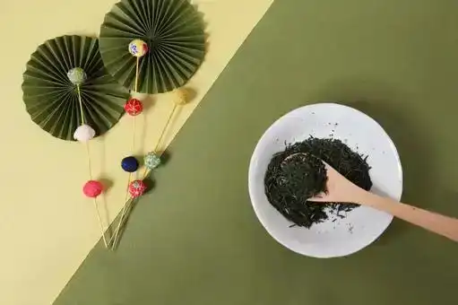 Teeernte – Teeblätter (Wikimedia)